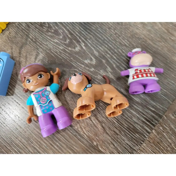 Lego Doc McStuffin Duplo Set‎ with Figurines #7 - Picture 2 of 3